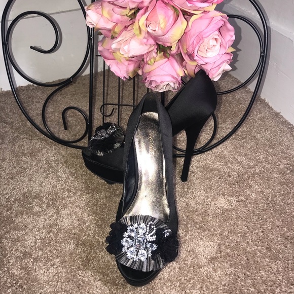 Zigi Soho Shoes - ☀️End of summer sale☀️ Zigi Soho satin heels